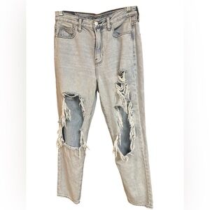 American Eagle Soft Cotton Mom Jean Lightwash Open Destroyed Thigh/Knees S4